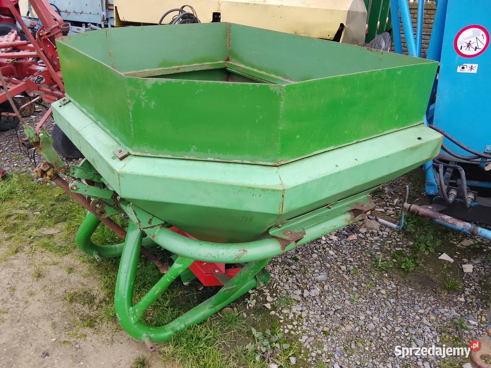 Rozsiewacz no nawozów Amazone F 803 z nadstawka Skaryszew