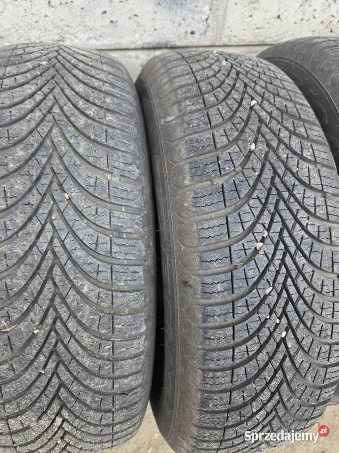 Opony całoroczne na felgach stalowych Hyundai Motoryzacja Ciechanowiec sprzedam