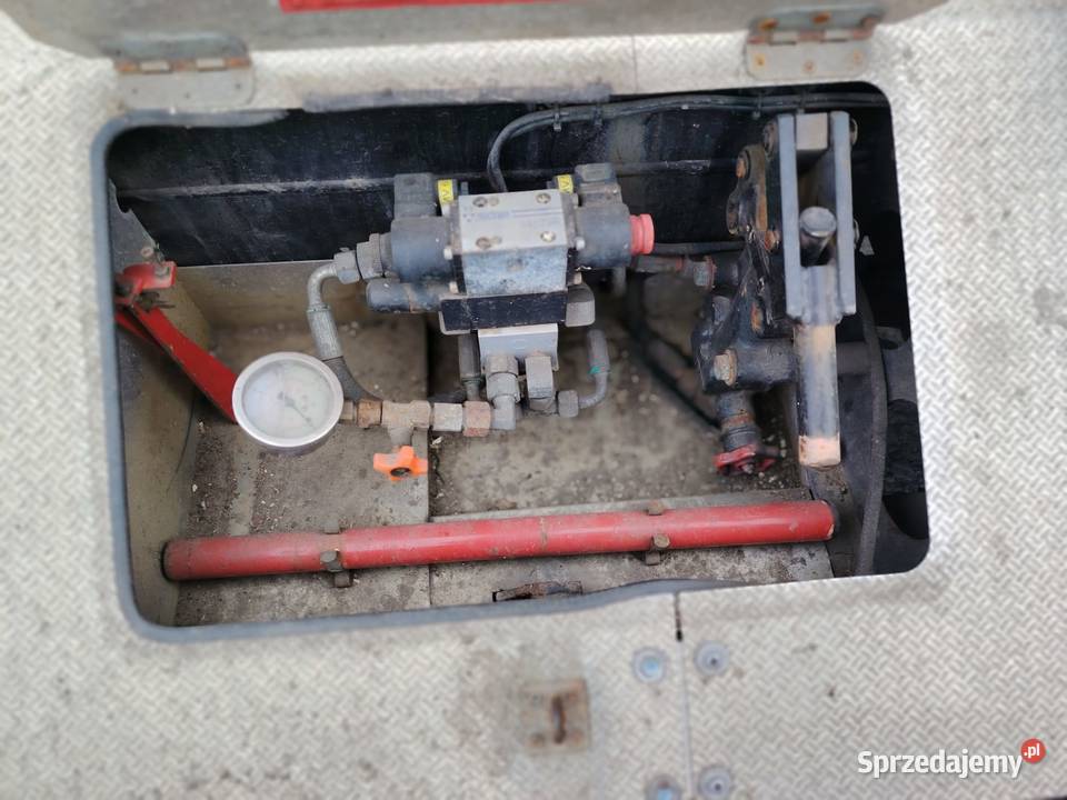 Sprzedam iveco z koszem wysięgnikiem