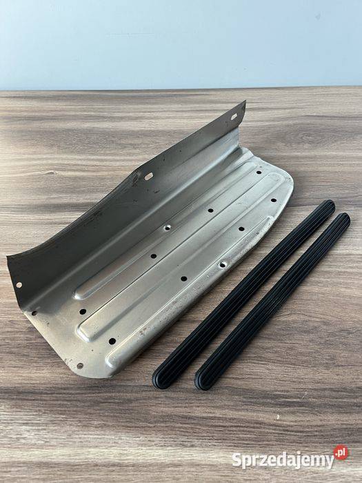 NOWY CZESKI PODEST PODNÓŻEK KIEROWCY LEWY GUMA Bielsko-Biała