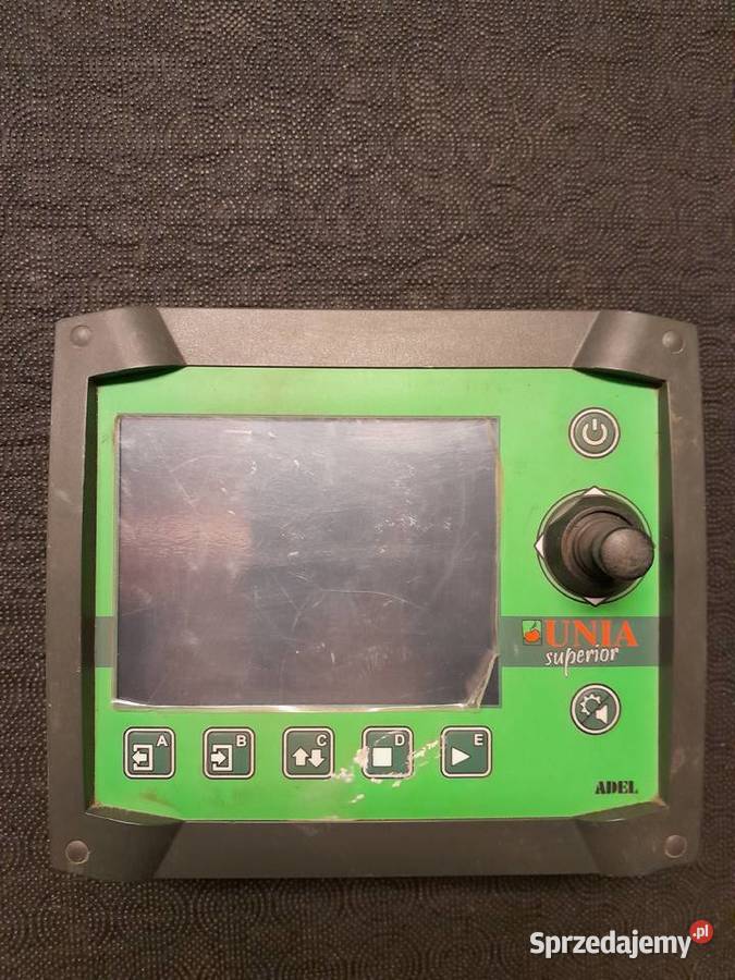 Rozsiewacz Unia Brzeg MXL 2100 z podwoziem Radoszowice