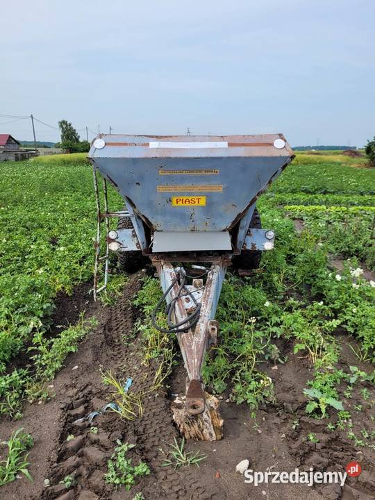 Rozsiewacz wapna nawozu RCW5 nieuszkodzony łódzkie