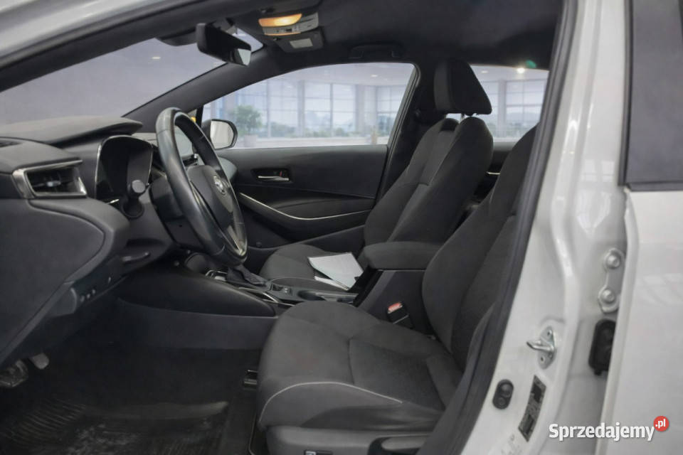 Toyota Corolla 2122 Salon Polska 18 HYBRID 1wł z światła do jazdy dziennej Białystok sprzedam