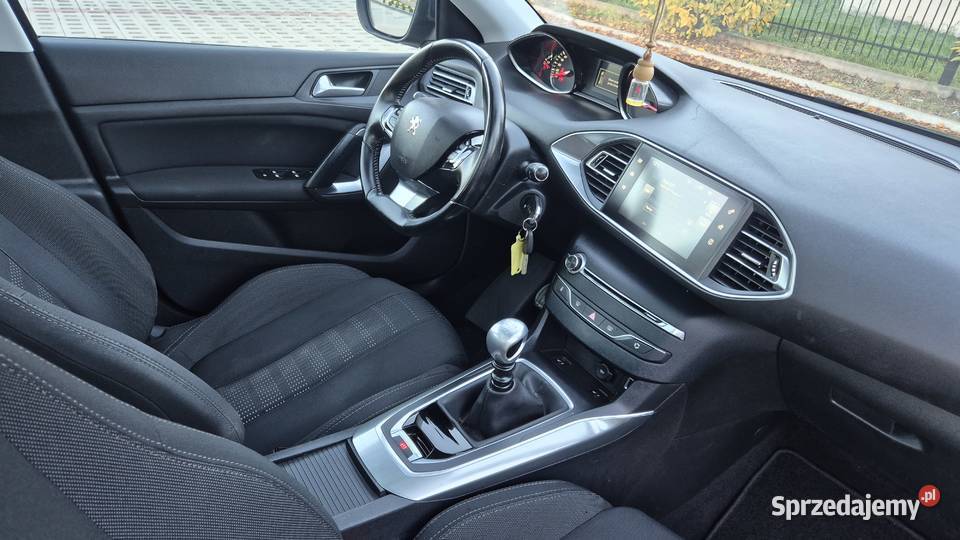 PEUGEOT 308 12 131 OPŁACONY bogata wersja bluetooth Rzeszów