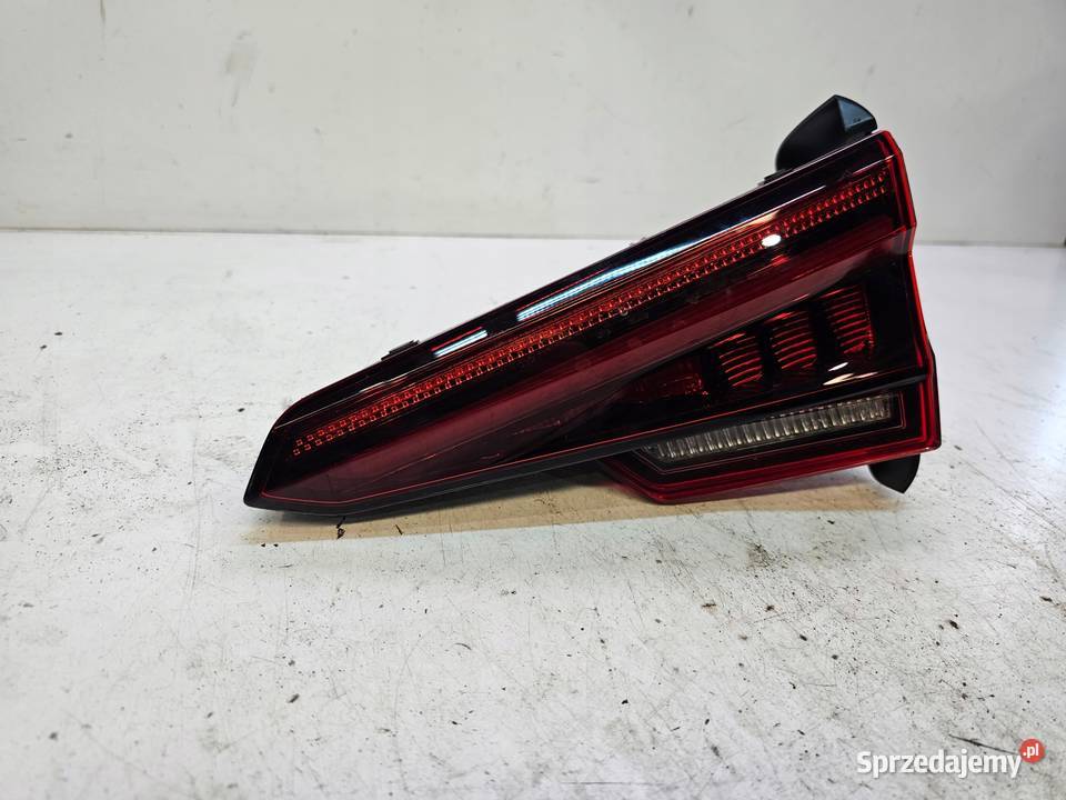 LAMPA PRAWY TYŁ W KLAPĘ LED MATRIX AUDI A4 B9 Przystajń