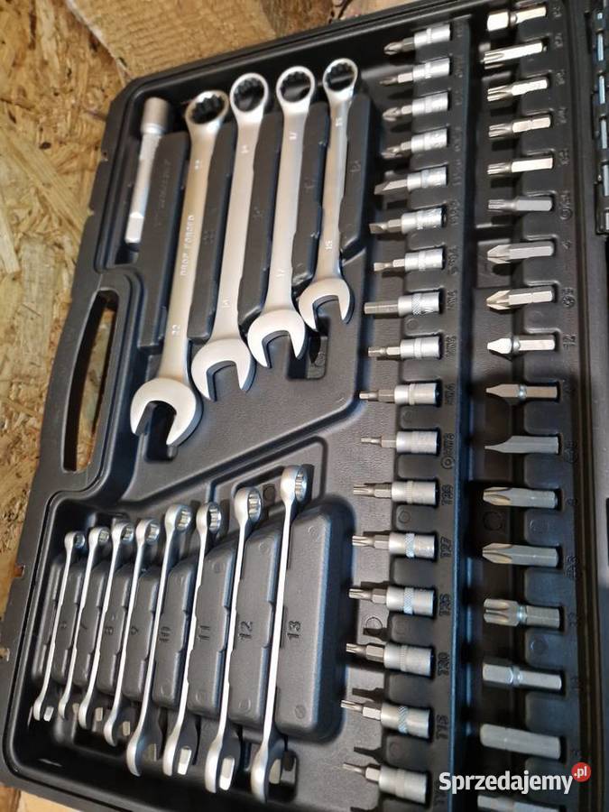 Zestaw kluczy nasadowych BOXER 121el WALIZKA Ręczne