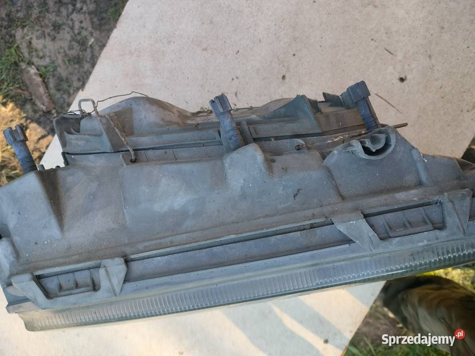 Mercedes 124 Lampa Reflektor prawy Hella prawe