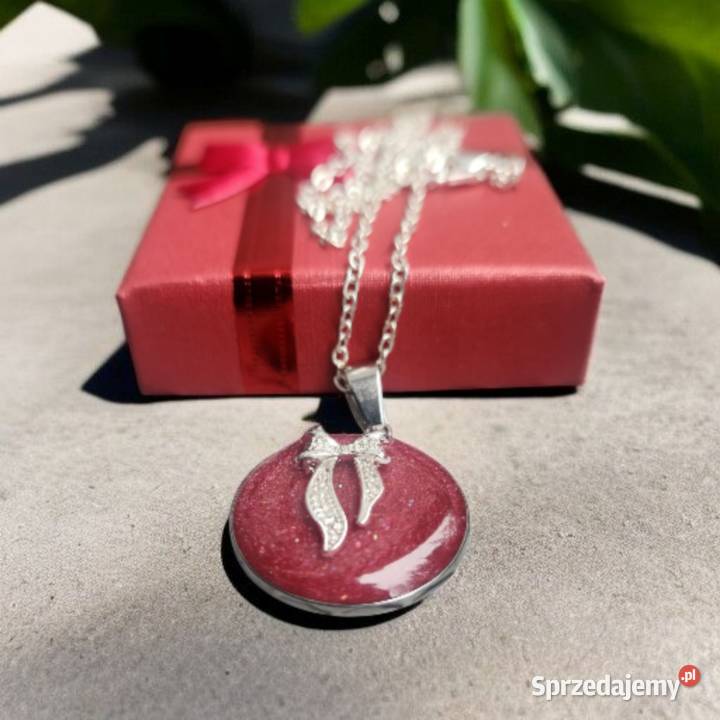 Naszyjnik pełen blasku różowa żywica i srebrny sprzedam