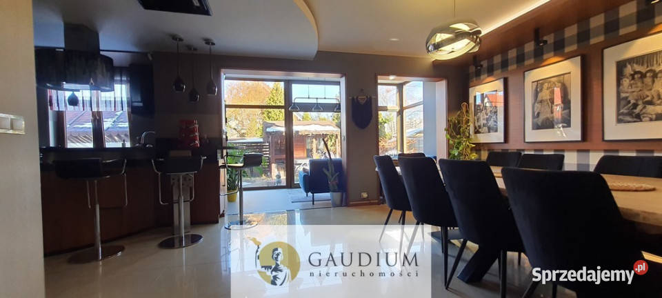 Tczew dom z trzema osobnymi mieszkaniami