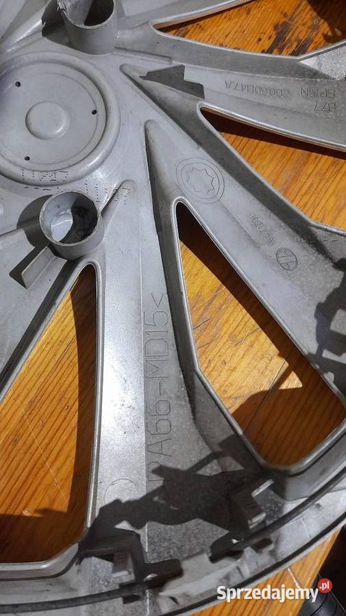 ORYGINALNE KOŁPAKI 4sztuki 15 VW POLO VI Pozostałe