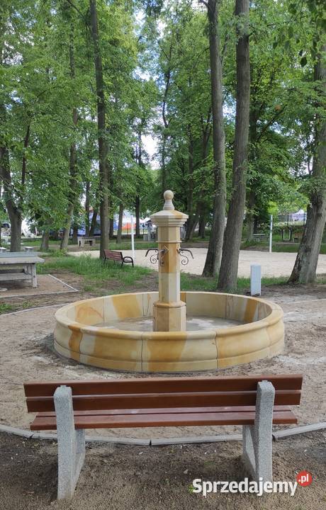 Fontanna z kamienia naturalnego piaskowca dolnośląskie Kamienna Góra