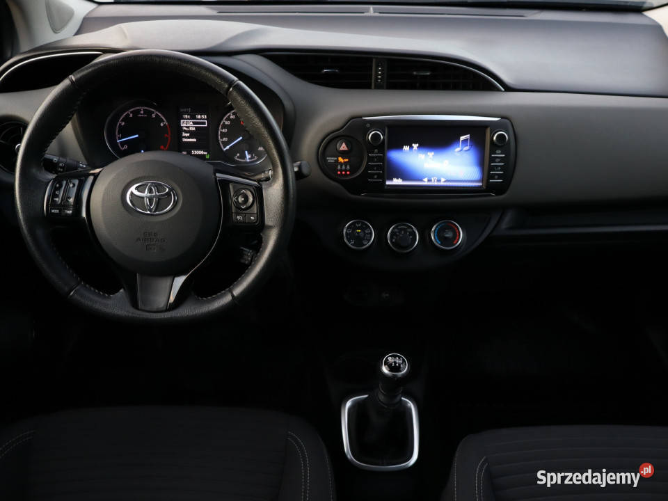 Toyota Yaris 15 Dual VVTi manualna Yaris Bielany Wrocławskie