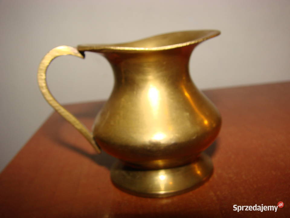 mały mosiężny dzbanek Pozostałe pomorskie Pruszcz Gdański