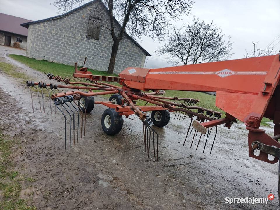 Zgrabiarka Karuzelowa do siana KUHN 3m Lubinka