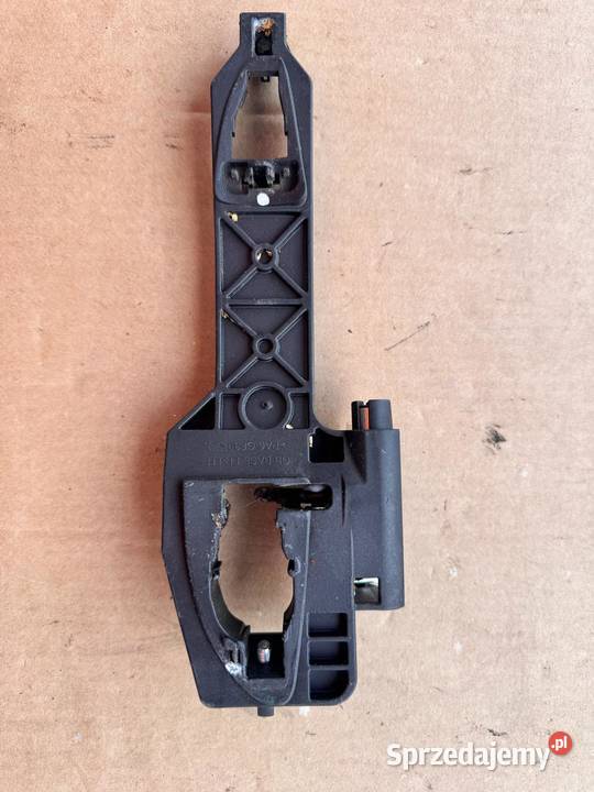 Klamka wewnętrzna drzwi lewy przód Hyundai i20 osobowe Brzesko sprzedam