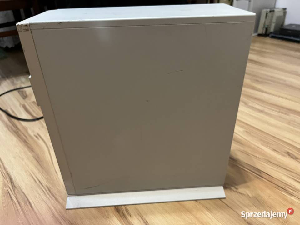 Zabytkowy komputer PC MaxData Artist Pentium II