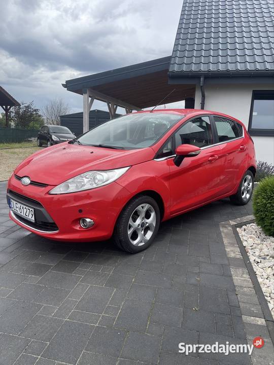 Ford Fiesta Titanium 125 benzyna styl komfort i Rosochata sprzedam