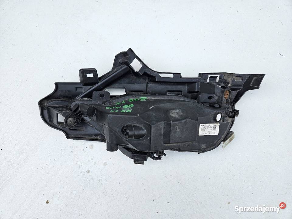 VOLVO XC60 II HALOGEN UCHWYT HALOGENU PRAWY Międzychód