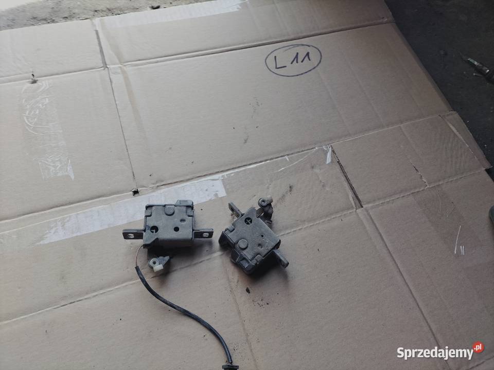 ZAMEK BAGAŻNIKA KLAPY TYŁ PRAWY LEWY AUDI 100 A6 lubelskie Kamień-Kolonia