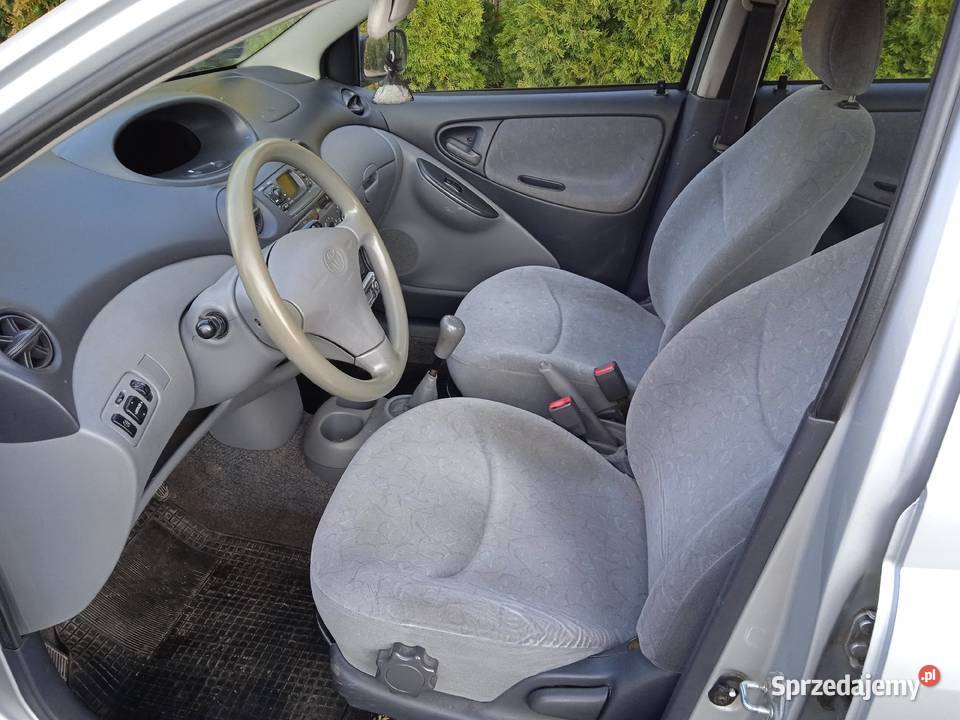 Toyota Yaris 10 benzyna sprzedam