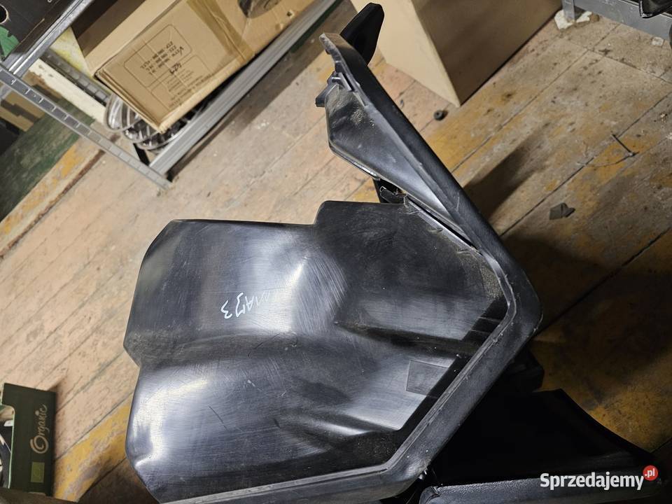 Yamaha majesty 250 schowek kokpit plastik dolnośląskie Jelenia Góra