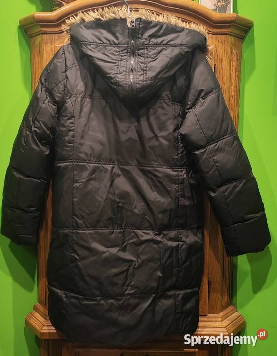 Czarna ciepła kurtka zimowa z kapturemkołnierz Piaseczno