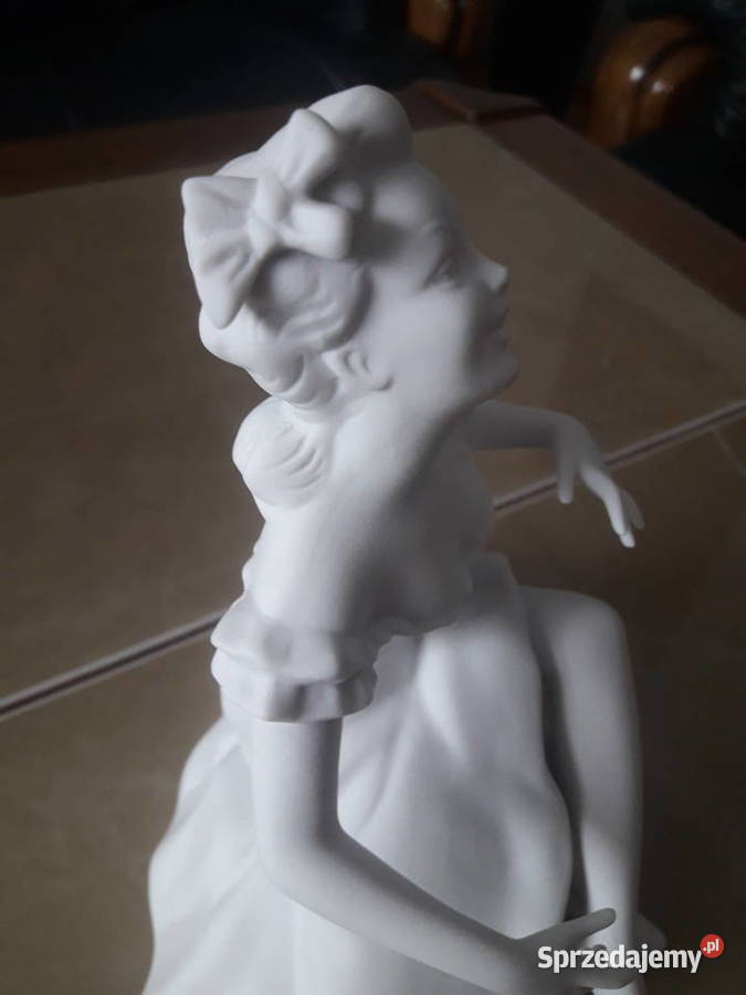 Figurka porcelanowa Dama w krynolinie Wallendorf Janów Lubelski