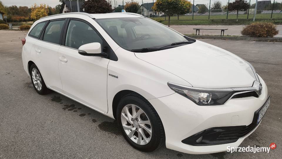Sprzedam Toyotę Auris 18 Hybrid Gnojno