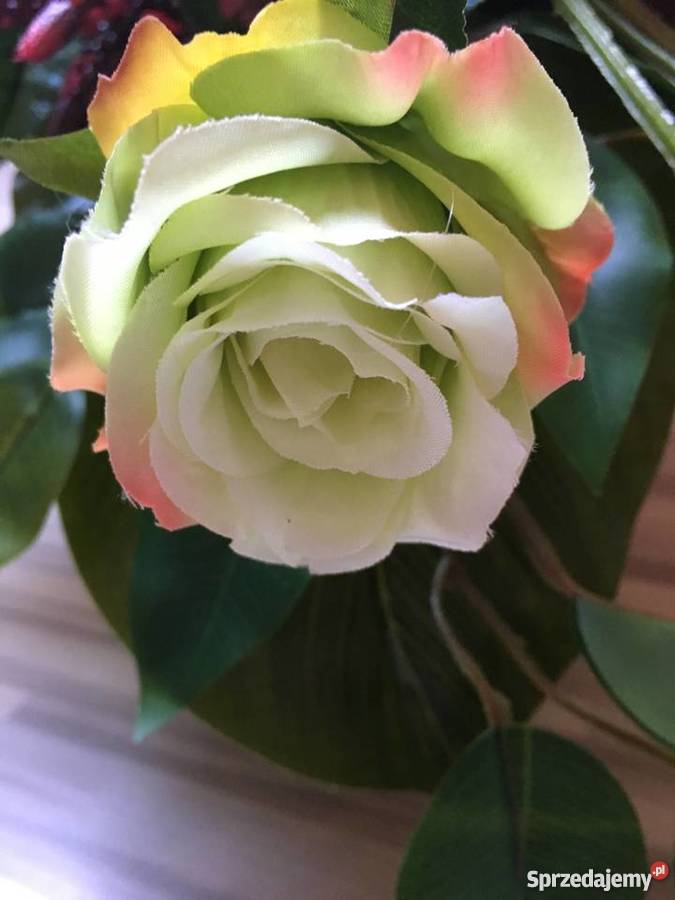 Kompozycja kwiaty sztuczne cmentarz wiązanka Kalisz