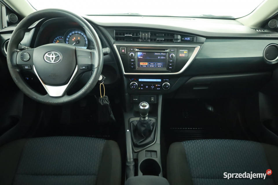 Toyota Auris 16 Valvematic hak Piaseczno