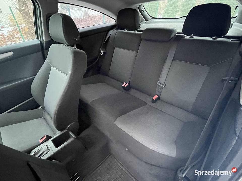 Opel Astra H GTC 16 benzyna 2006 komplet zimówki Nowy Sącz