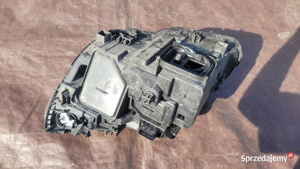 LAMPA PRAWA PRZÓD REFLEKTOR MERCEDES W205 FULL osobowe sprzedam