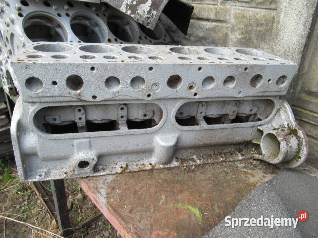 Blok silnika zabytek pod stolik