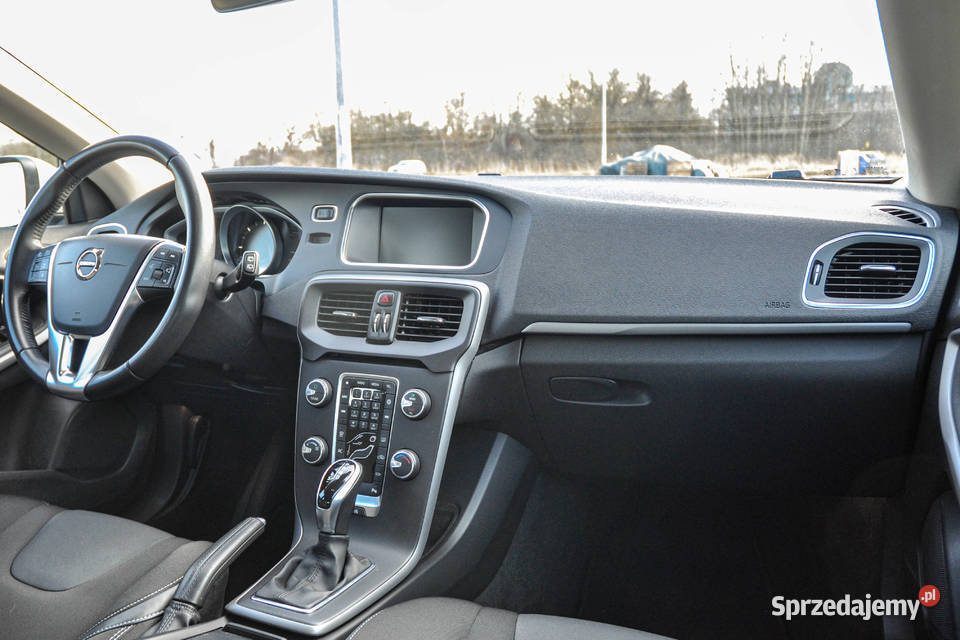 Volvo V40 20d Automat Lift 2019 r Wrocław