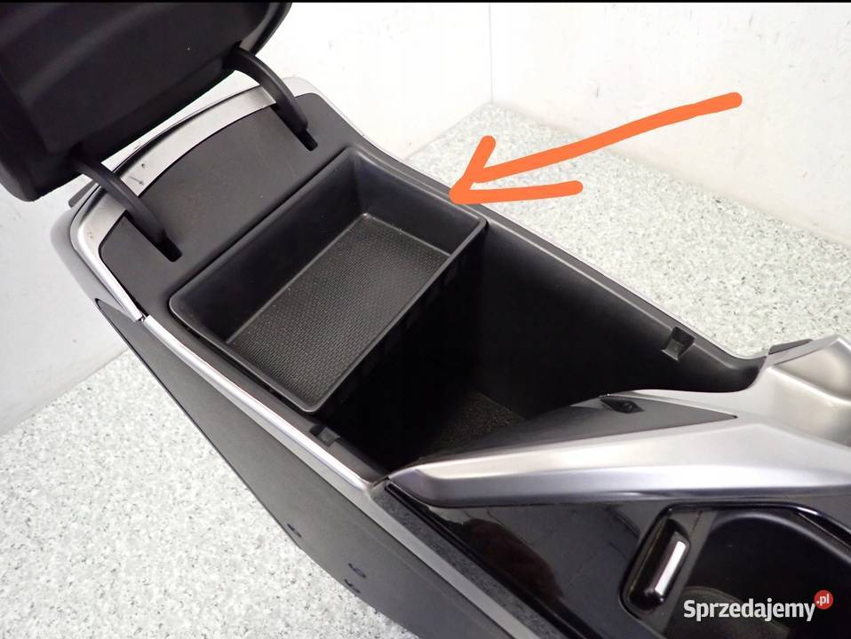 Szufladka Schowek Półka w podłokietnik Hyundai