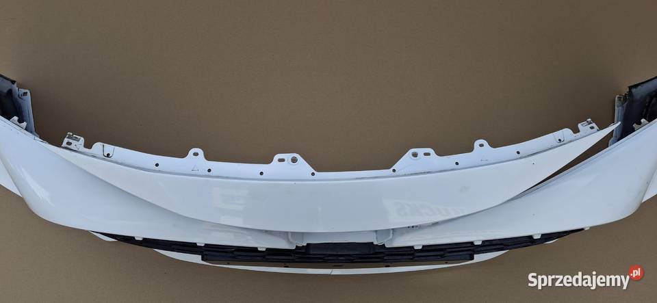 TOYOTA COROLLA E21 ZDERZAK PRZÓD PRZEDNI Bieleń