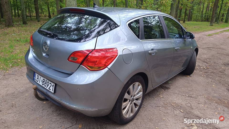 Opel Astra J 2010r mazowieckie
