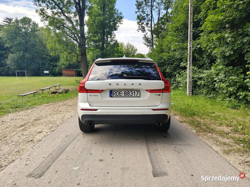 VOLVO XC60 T6 310 AWD automatyczna Róża