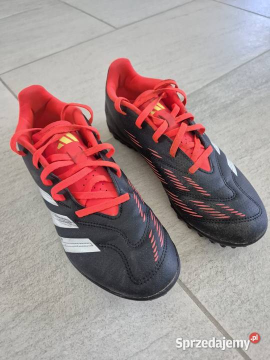 Buty Adidas Predator Model czarnoczerwony Katowice