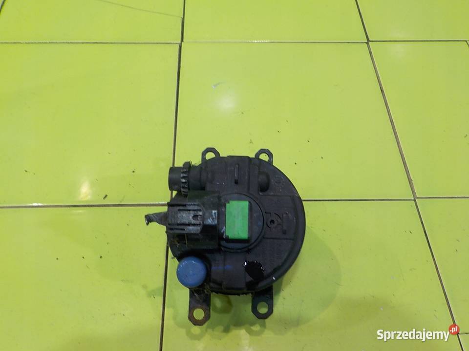 TOYOTA PRIUS III 10r 5D halogen prawy 89210656 Suków