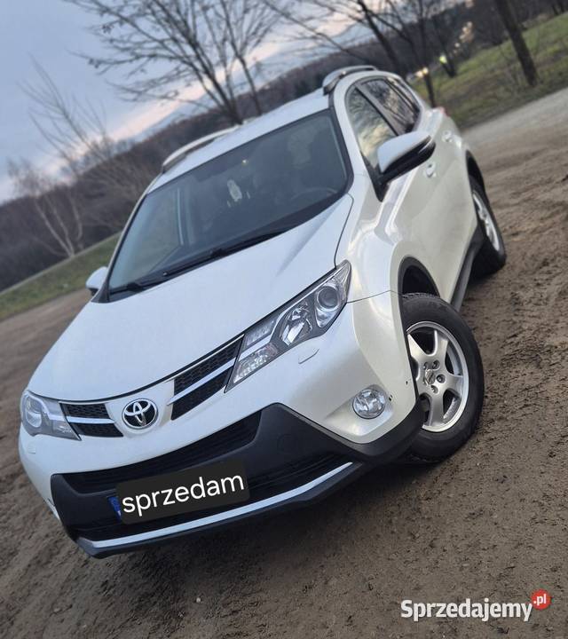 Toyota RAV4 biała perła