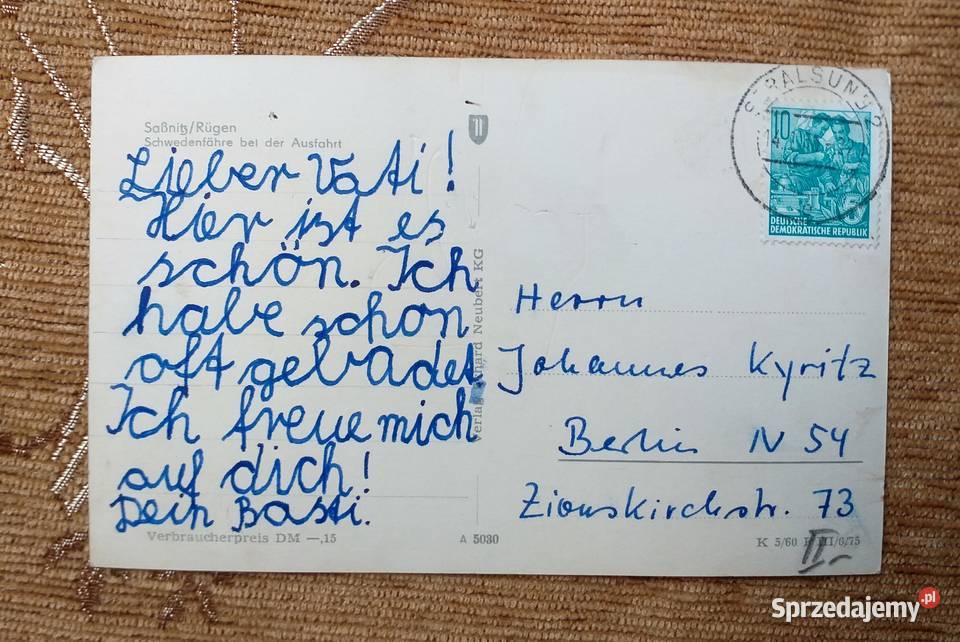 WIDOK NA DWU KOMINOWY PROM U WYBRZEŻY WYSPY Piszczac