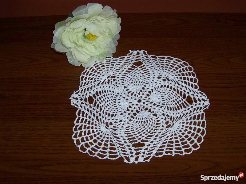 Serwetka z białego kordonka Jaworzno