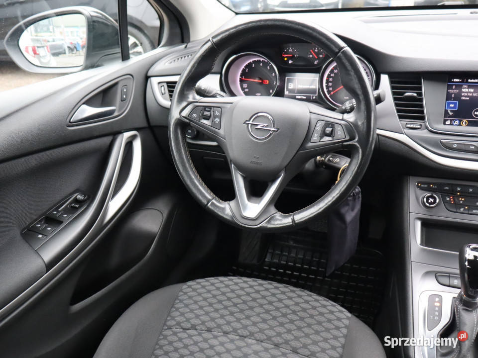 Opel Astra 14 Turbo pełny VAT sprzedam