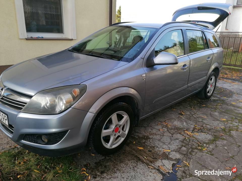 Opel Astra 16 benzina 2010 r światła do jazdy dziennej Poznań sprzedam