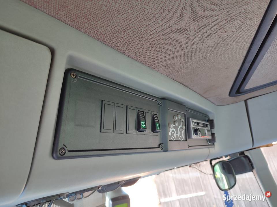 Holland TVT 145 przedni TUZ pneumatyka