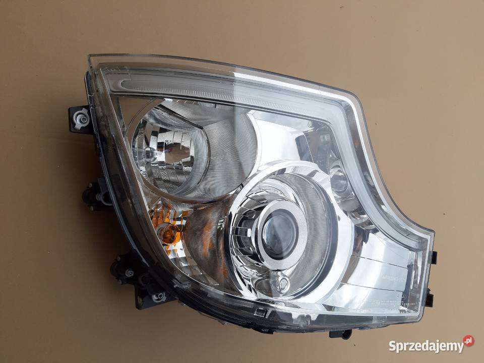 ACTROS MP4 REFLEKTOR PRAWY XENON NOWY ORYGINAŁ Trzciel