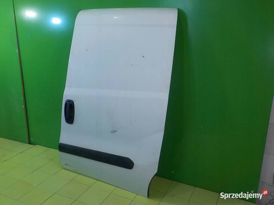 OPEL COMBO D 13 CDTI 16r L1H1 drzwi boczne lewe