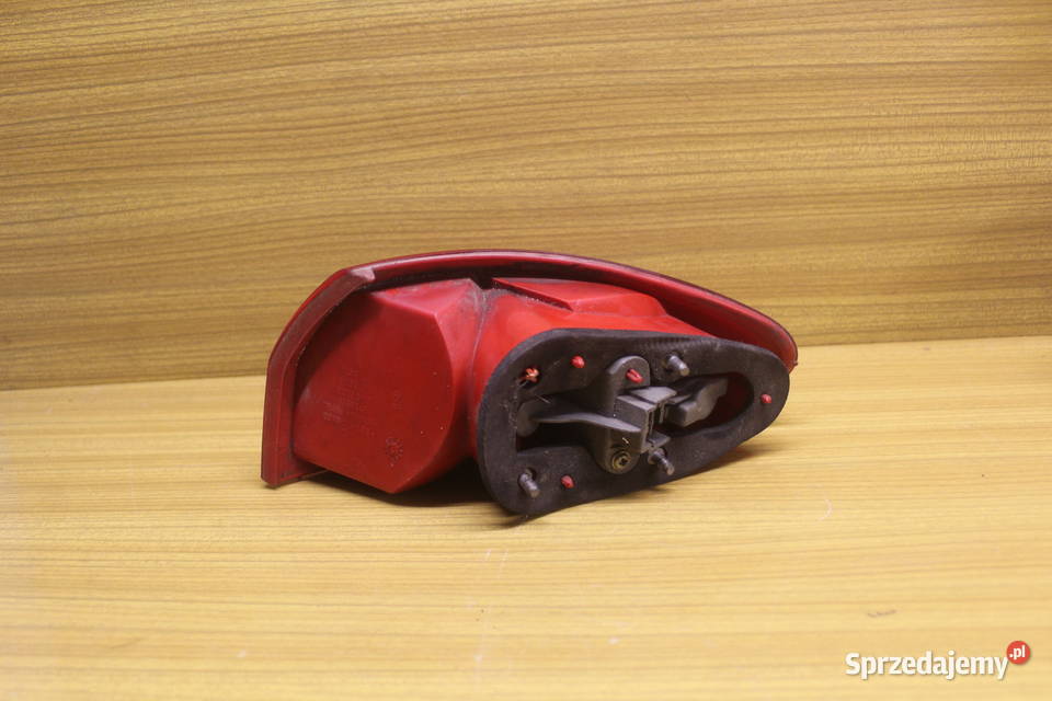 Alfa Romeo 147 Lampa tylna tył klosz lewy Sompolno