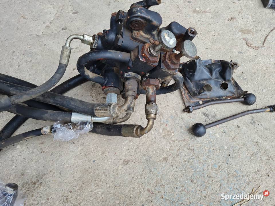 Rozdzielacz hydrauliczny ursus 4512 ferguson łódzkie Wieluń